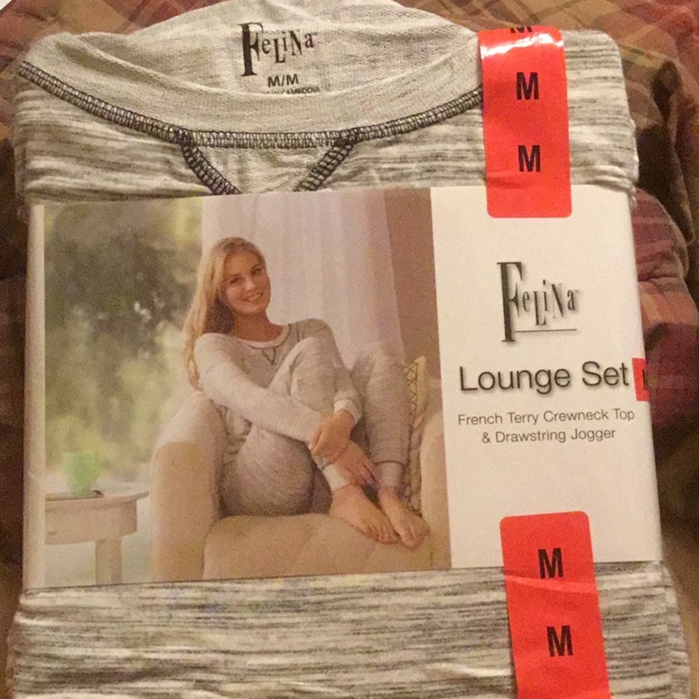 Feline Lounge Set 2 for 25